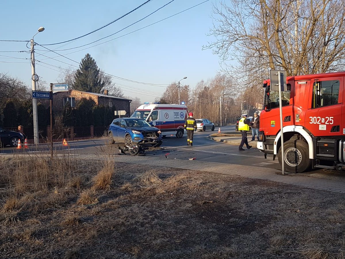 Fot. KM PSP w Katowicach. Groźny wypadek motocyklisty w Katowicach