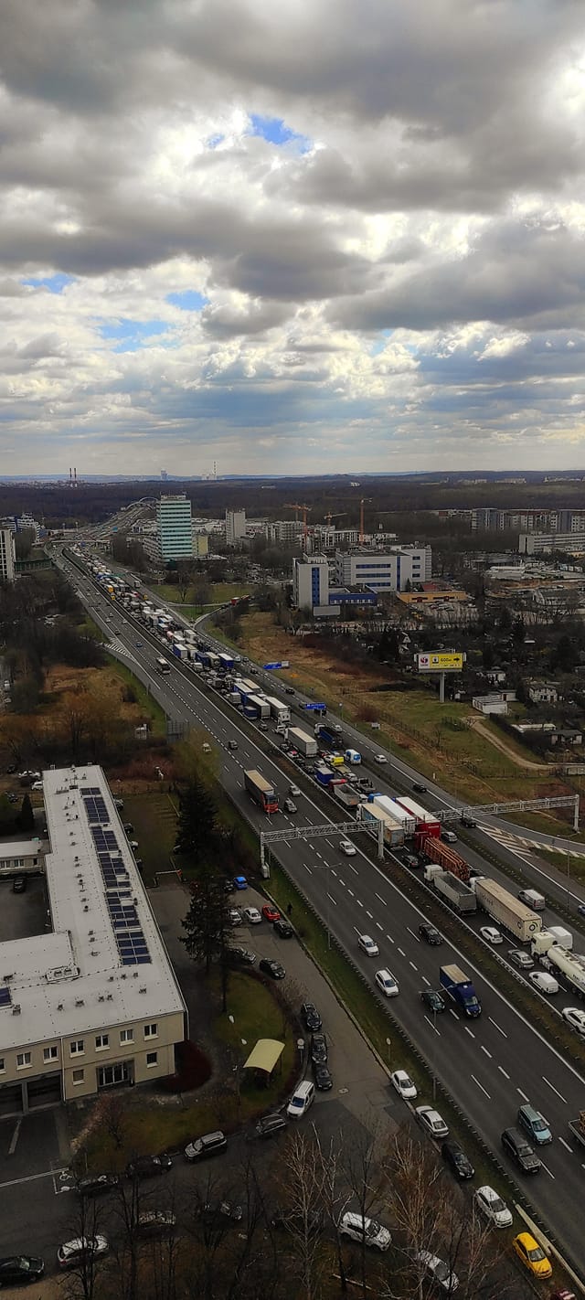 Fot. Wiktoria Kozakiewicz. Po wypadku na A4 w Katowicach utworzyły się duże korki