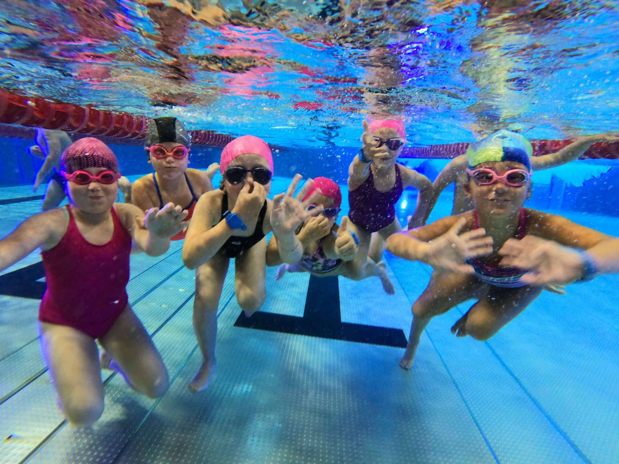 Fot. mat. pras. Uczniowie katowickich szkół mogą uczyć się pływania dzięki specjalnemu programowi