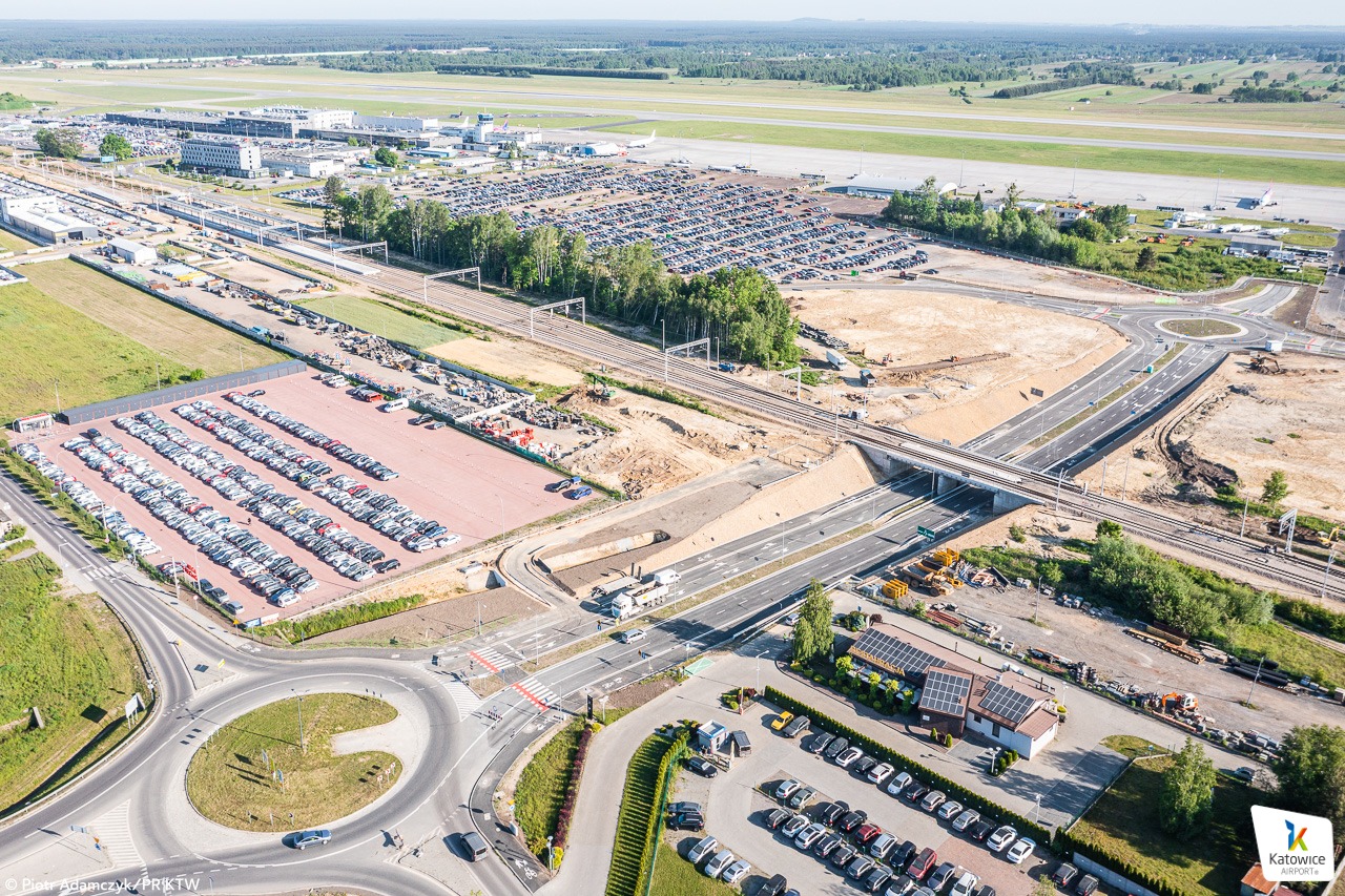nowe drogi przy Katowice Airport, nowe rondo oraz wiadukt 