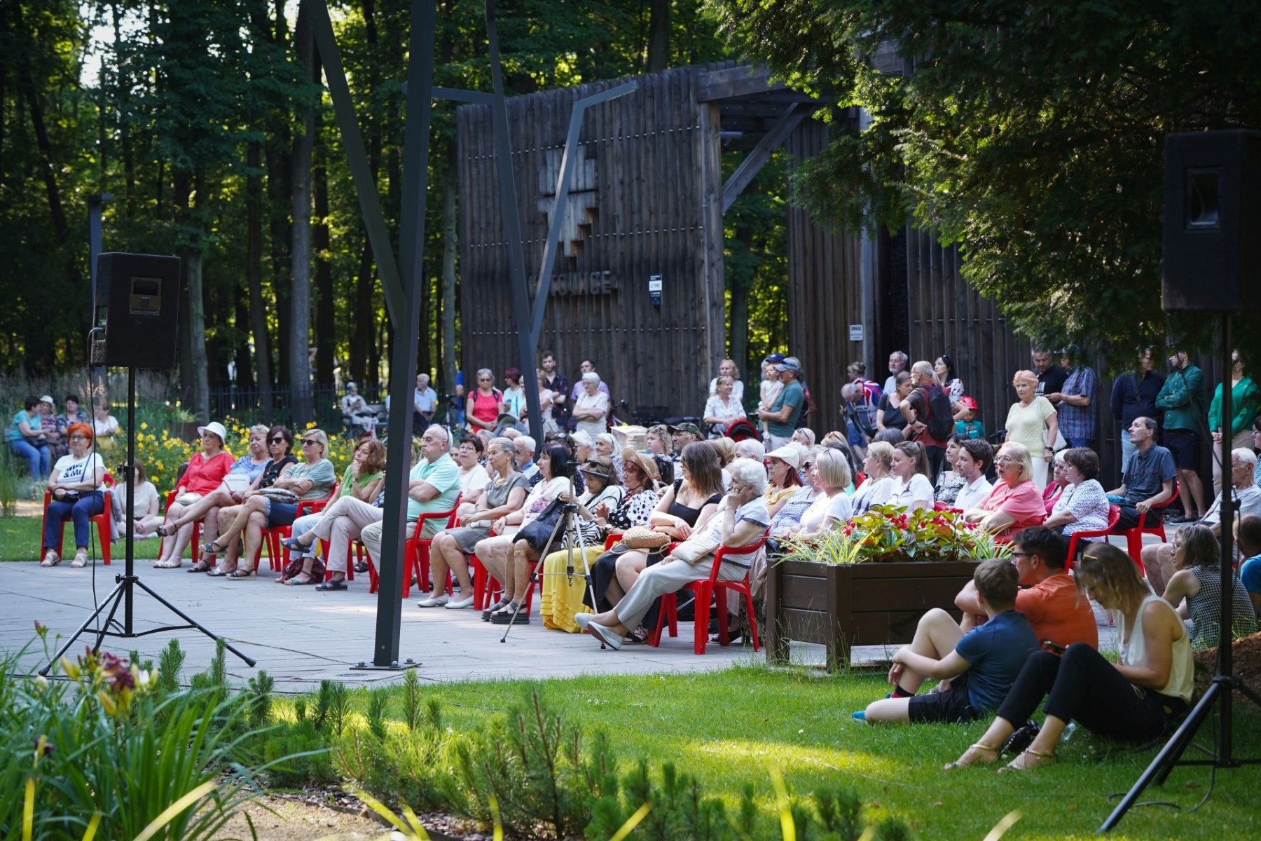 Muzyczny wieczór przyt tężni solankowej w Parku Zadole w Katowicach