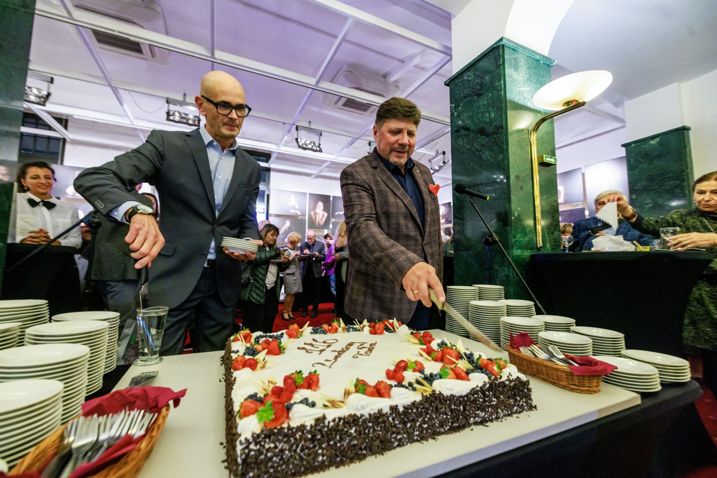 urodziny teatru śląskiego, dyrektorzy i tort