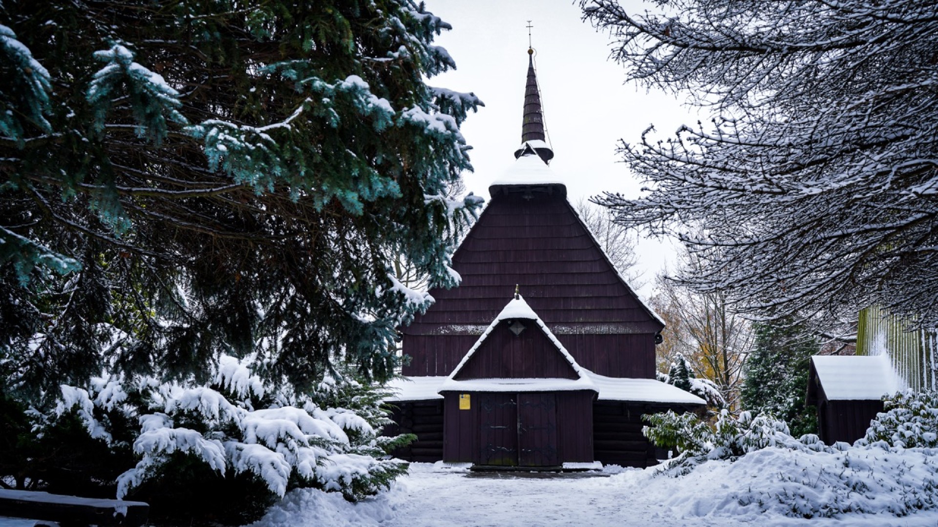 kościół w Parku Kościuszki zimą