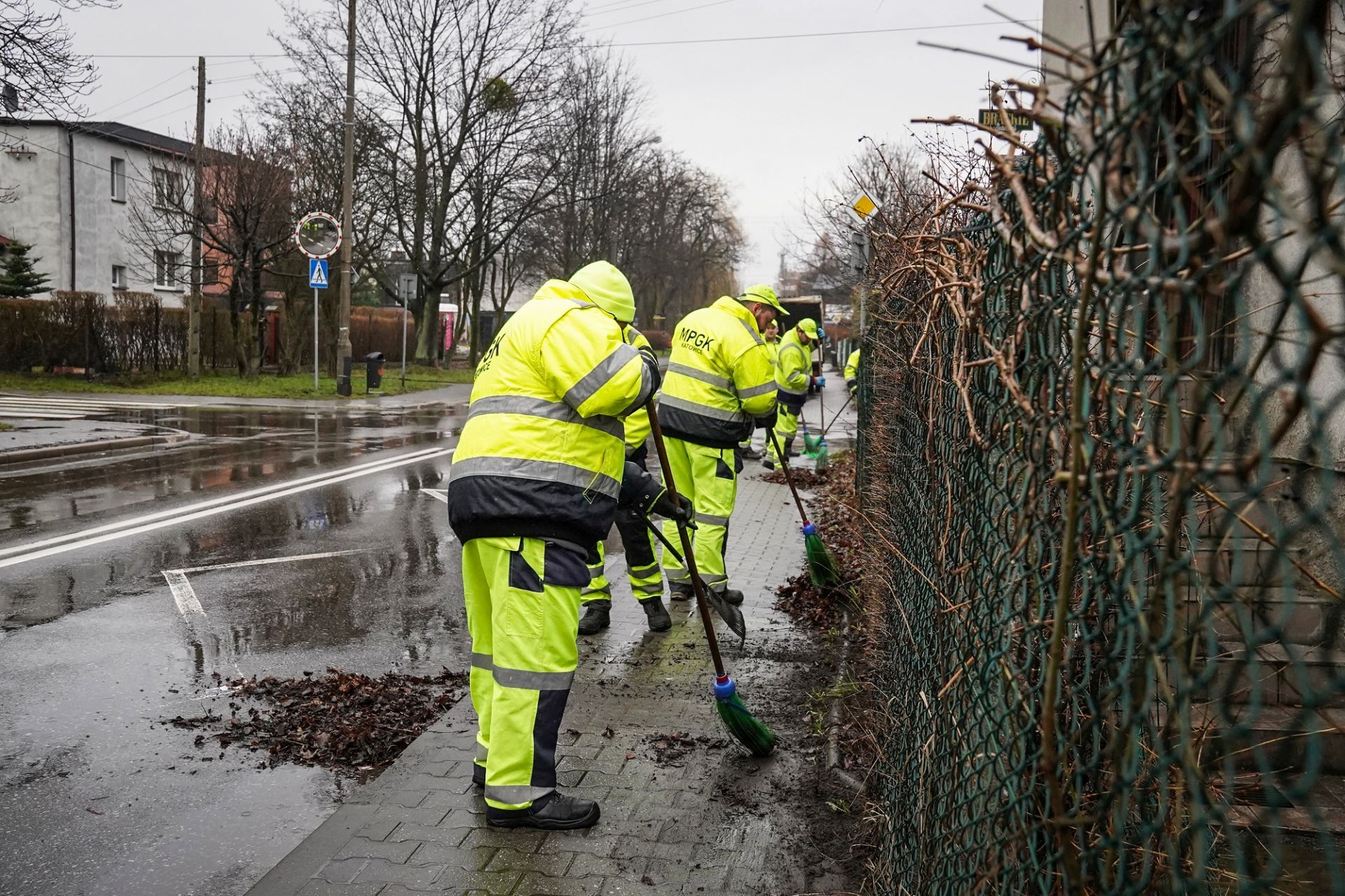 sprzątanie ulicy w katowicach mpgk