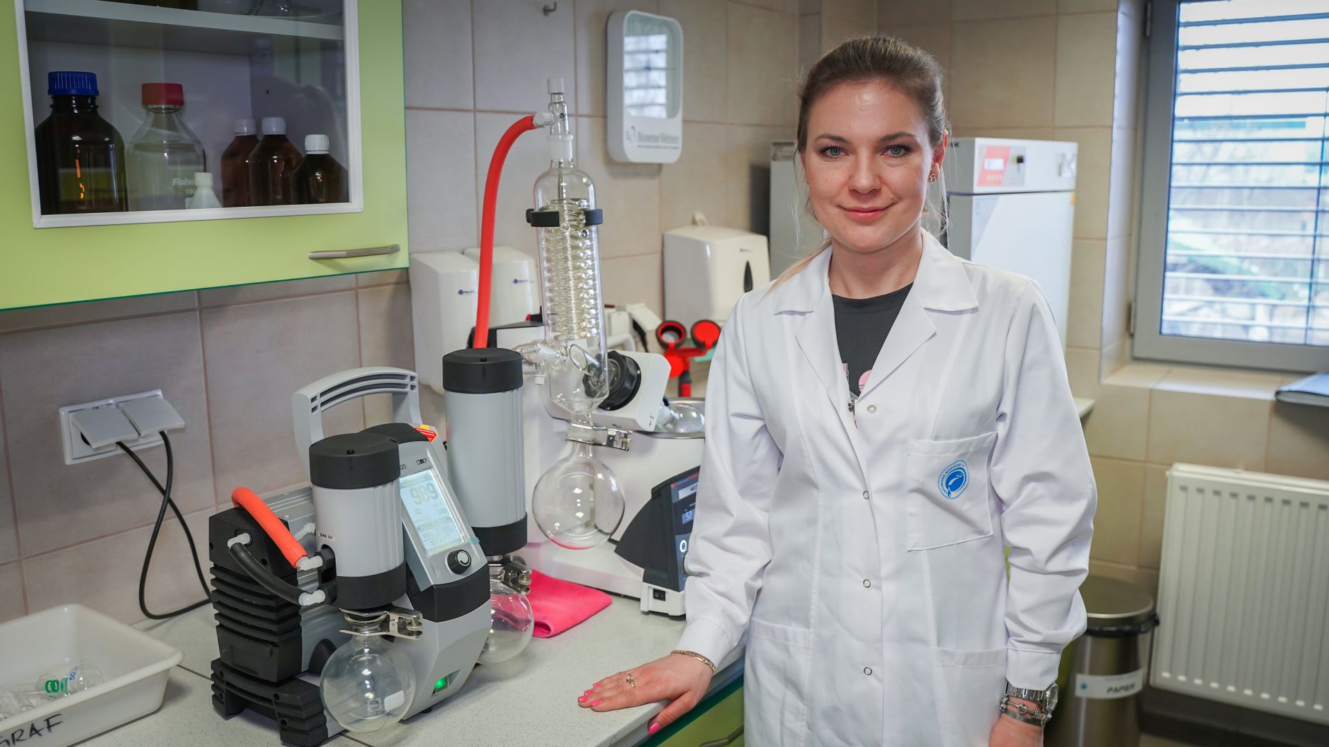 Sylwia Morawiecka w laboratorium Katowickich Wodociągów