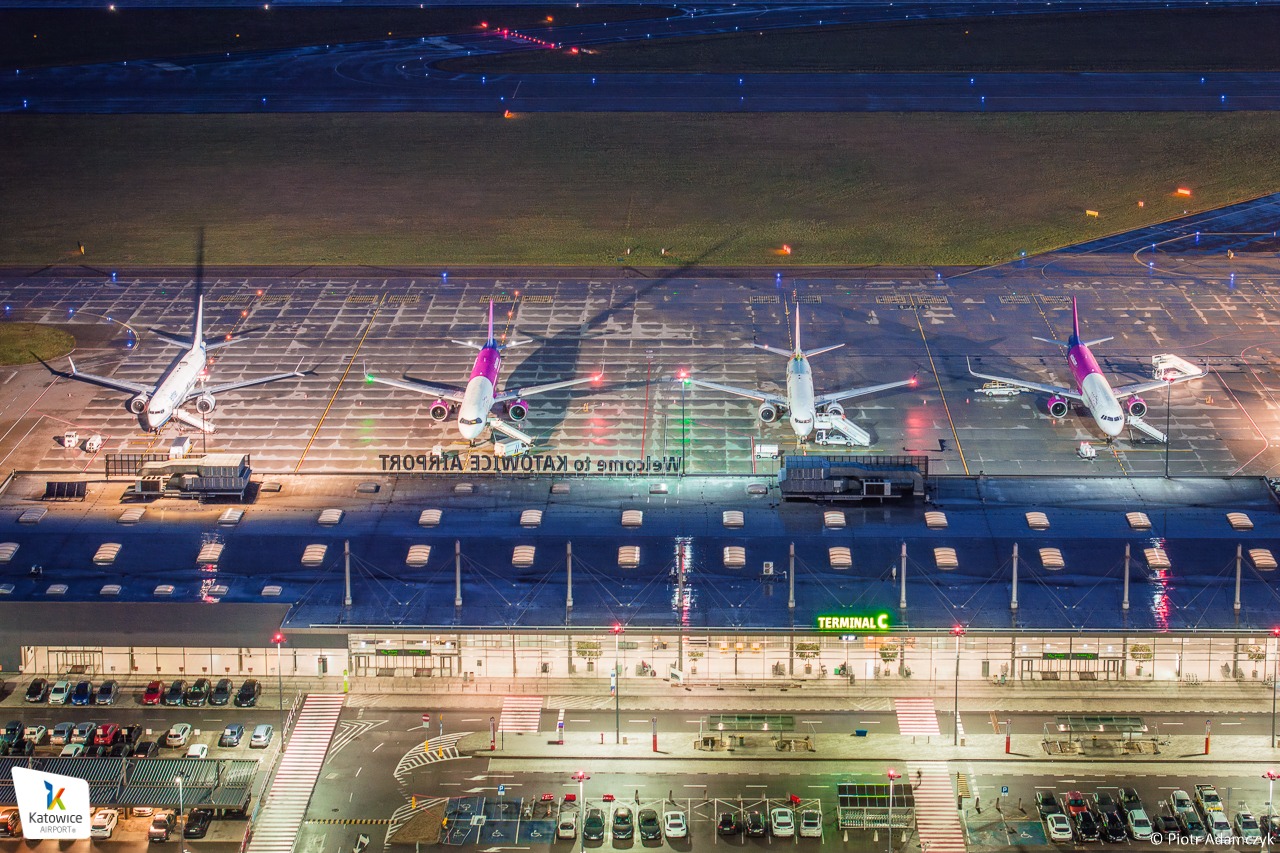 Katowice Airport samoloty terminal c