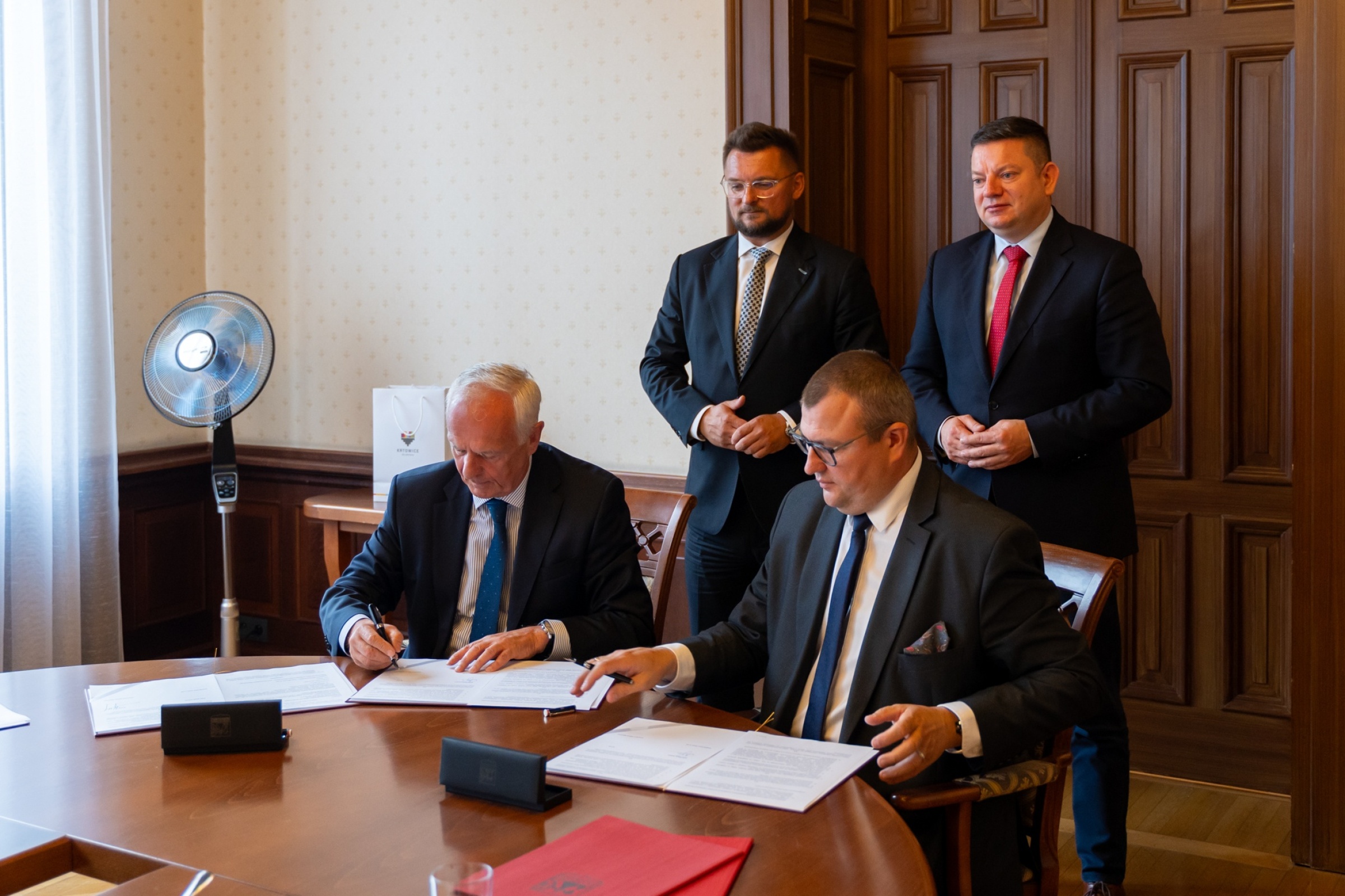 podpisanie listu intencyjnego w sprawie współpracy katowic i wód polskich