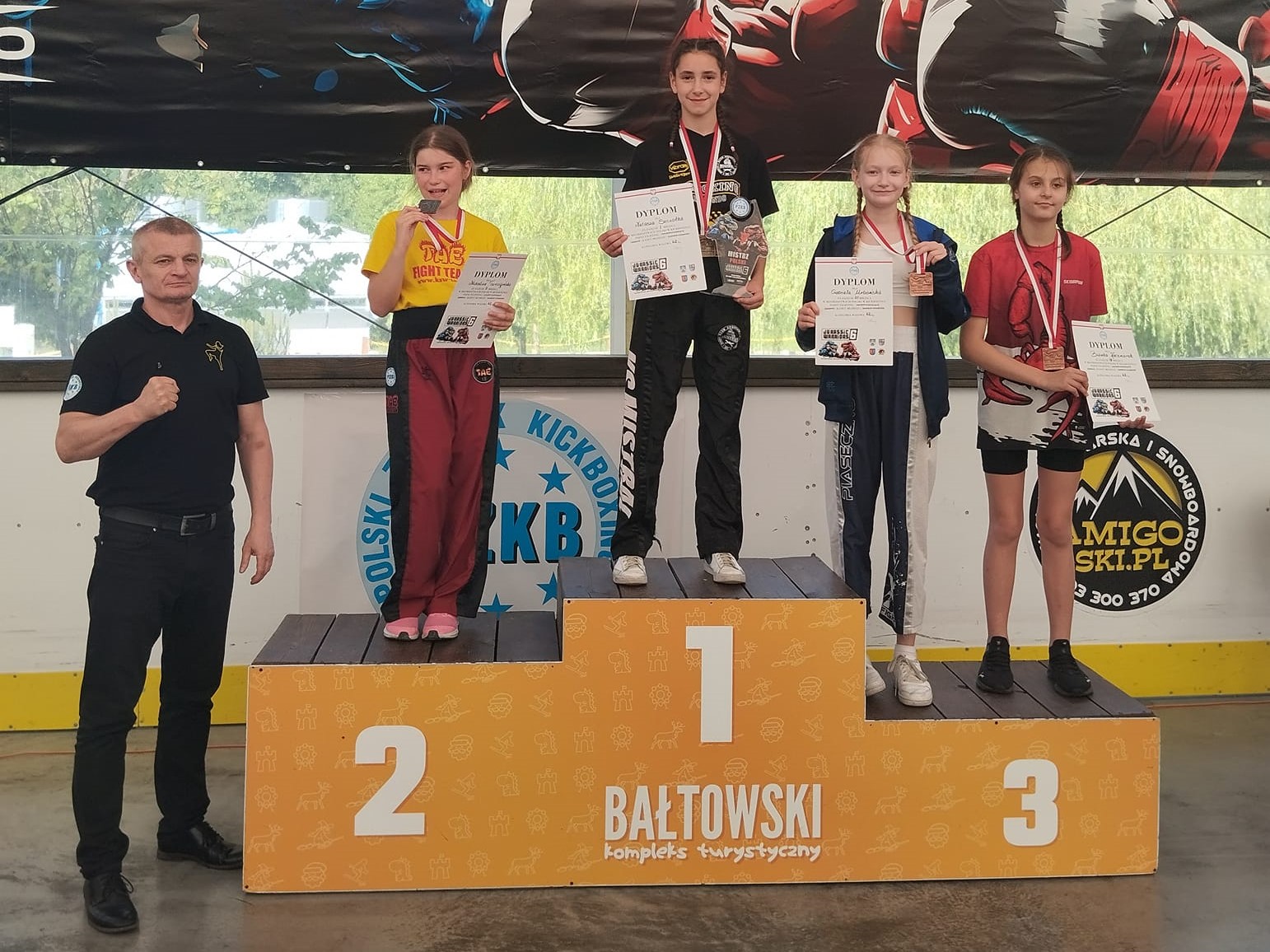 Natasza Szczotka na podium mistrzostw polski w kickboxingu