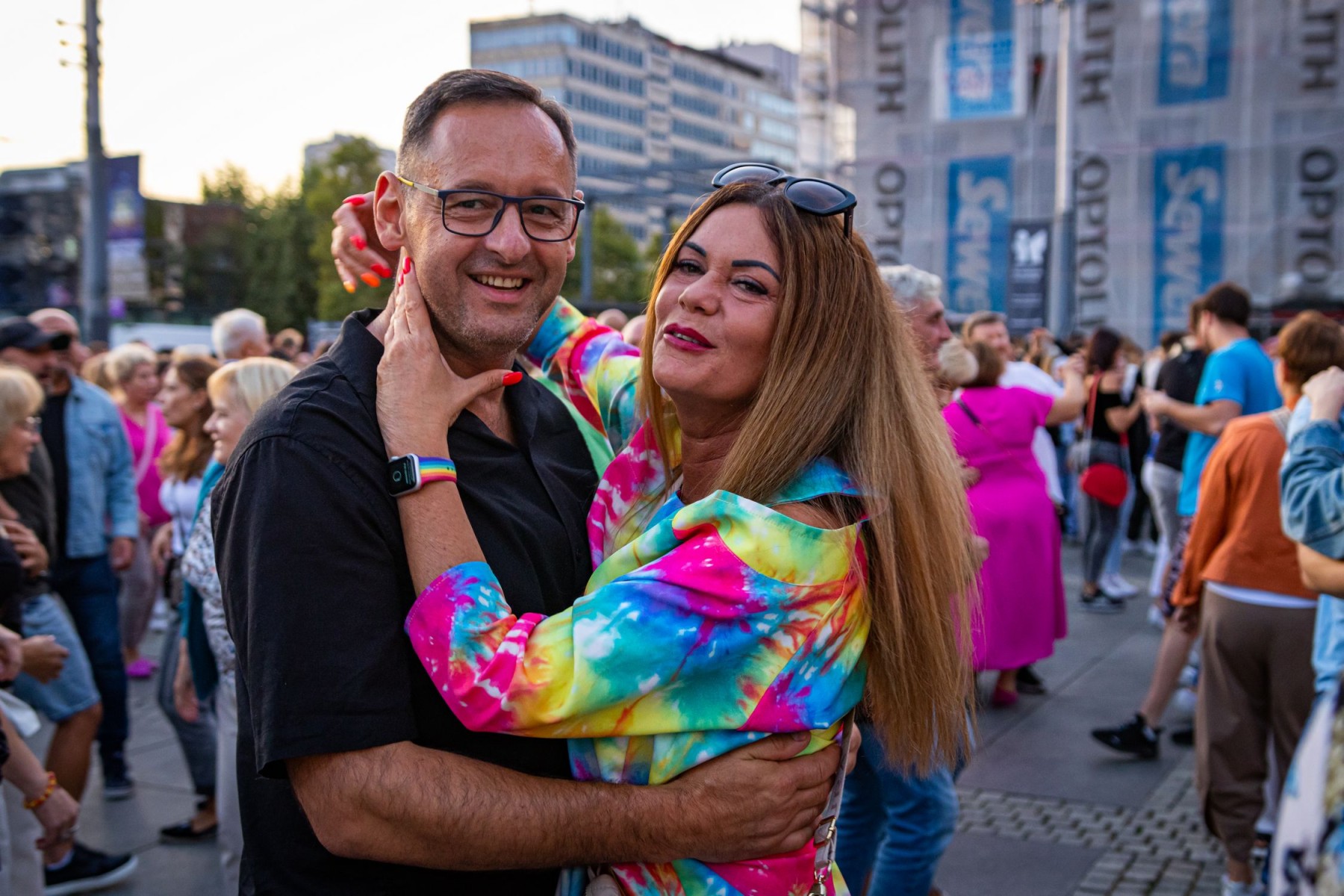 para tańcząca przed teatrem śląskim