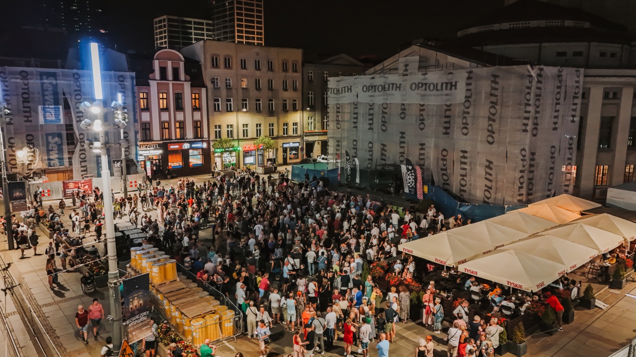 potańcówka przed teatrem śląskim w katowicach