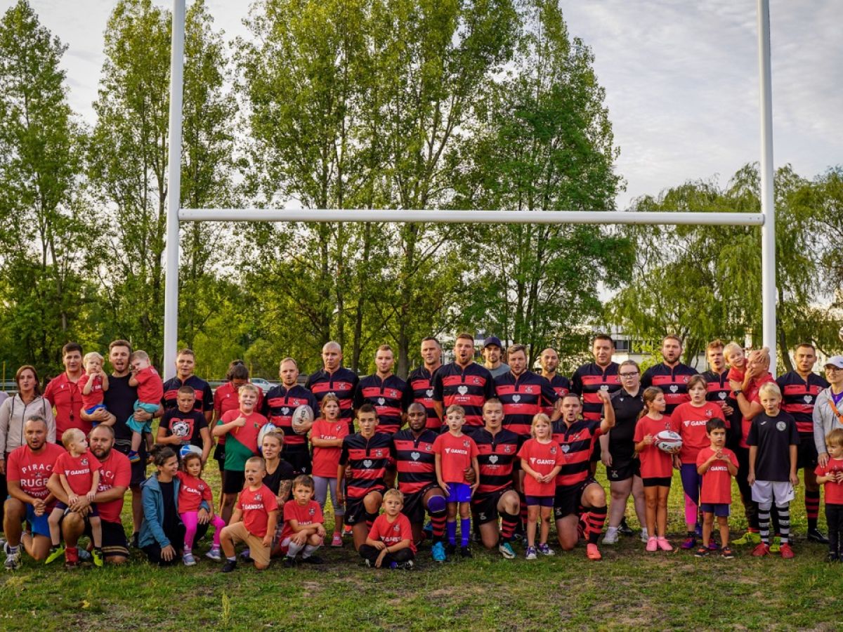 drużyna rugby w katowicach w tych samych strojach