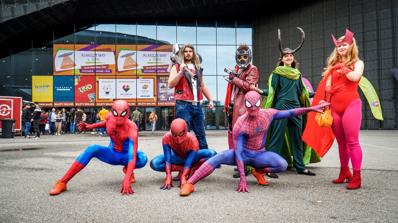 cosplayerzy: Spider-Meni, Thor, Star Lord, Loki i Scarlet Witch