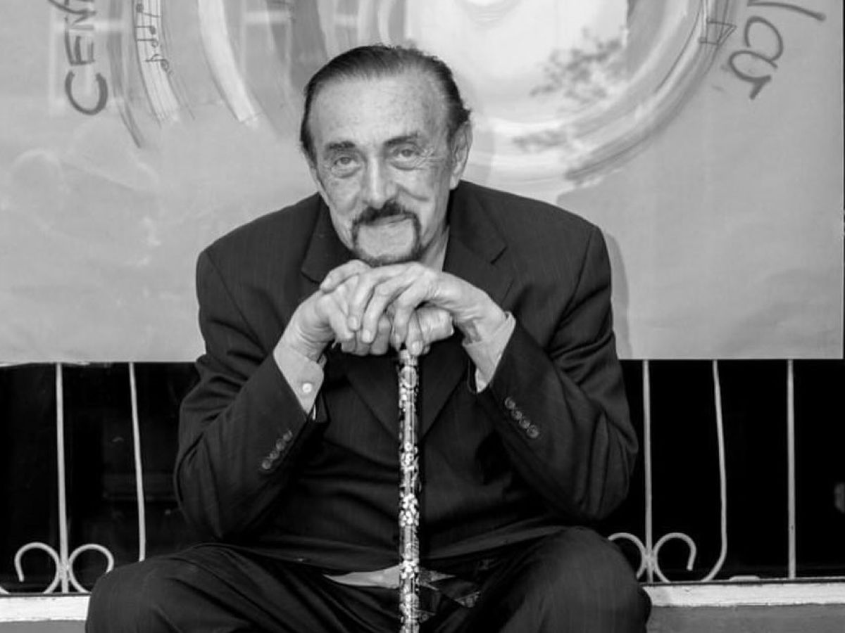 profesor Philip Zimbardo z laseczką