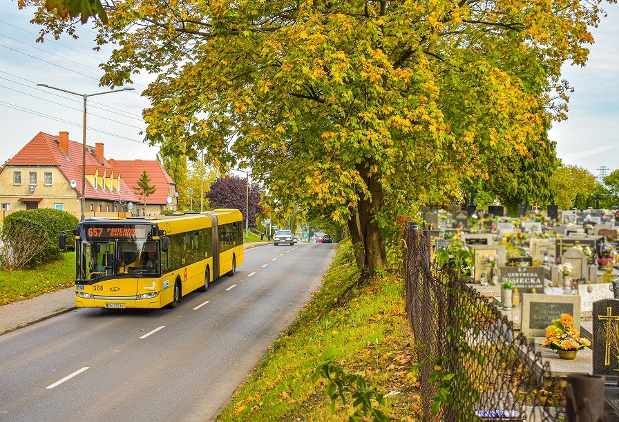 autobus przy cmentarzu w katowicach