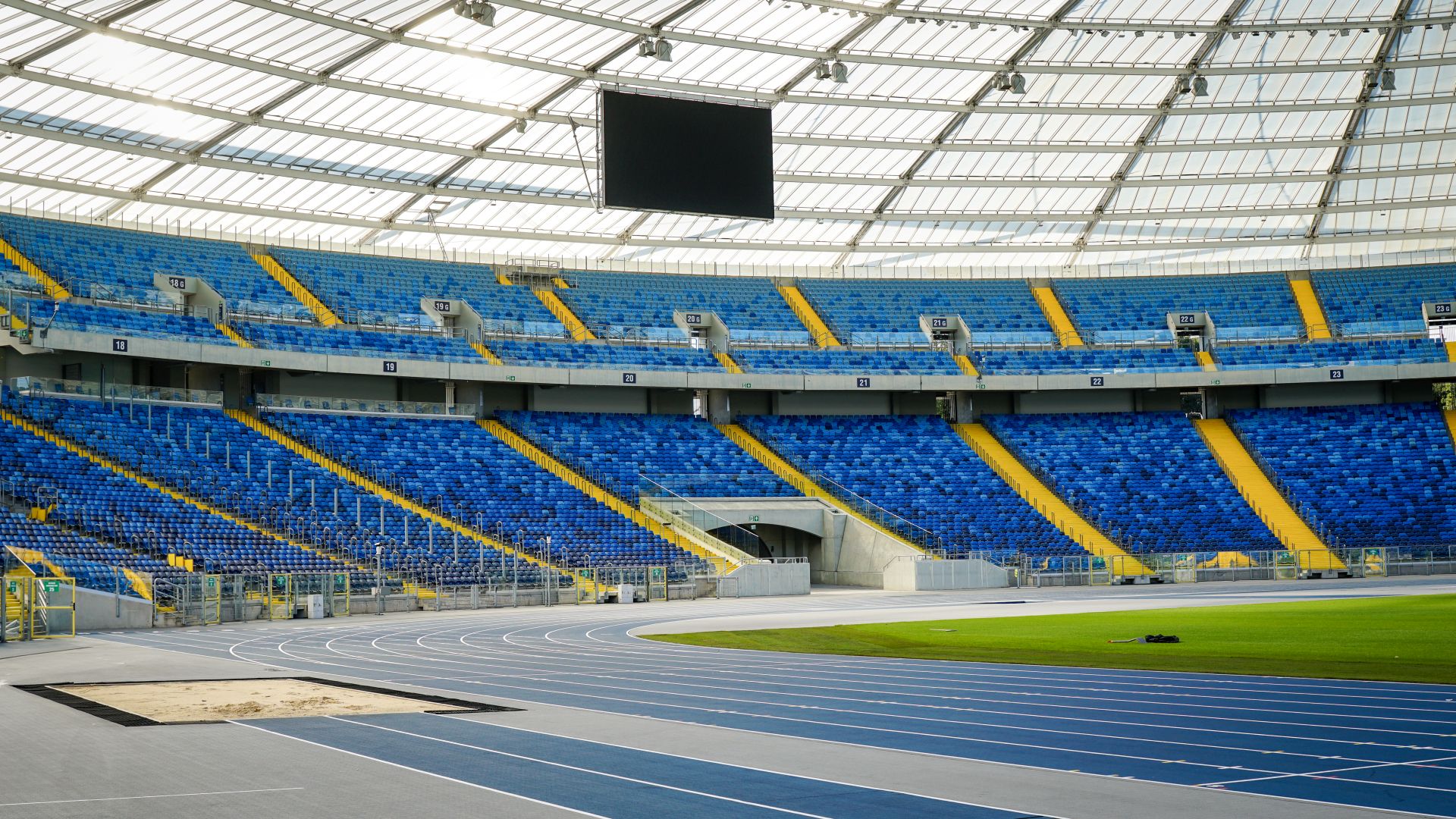 bieżnia i trybuny stadion śląski