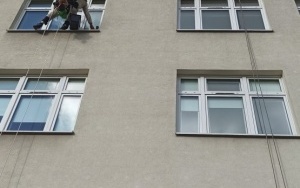 Postacie z bajek umyły okna w GCZD (13)