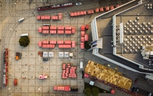 Lodowisko na rynku w Katowicach 2022. Trwa montaż (1)