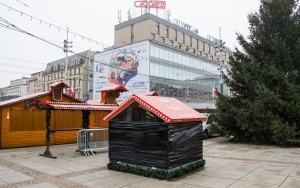 Jarmark Bożonarodzeniowy w Katowicach: trwa rozstawianie dekoracji [14.11.2022] (16)
