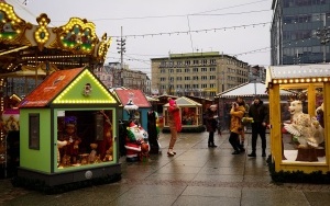Ruszył Jarmark Bożonarodzeniowy na rynku w Katowicach (5)