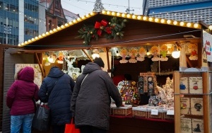 Ruszył Jarmark Bożonarodzeniowy na rynku w Katowicach (6)
