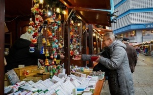 Ruszył Jarmark Bożonarodzeniowy na rynku w Katowicach (11)