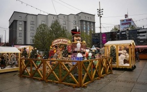 Ruszył Jarmark Bożonarodzeniowy na rynku w Katowicach (12)