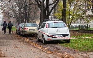 Źle zaparkowane samochody przy Supersamie (7)