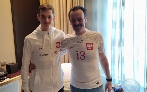Jakub Kamiński ze swoim tatą w Katarze (3)
