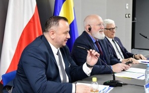 Okrągły Stół dotyczący transformacji miast i gmin górniczych z udziałem Fransa Timmermansa (2)