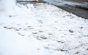 Odśnieżanie chodników w Katowicach. Kto jest za nie odpowiedzialny? (1)