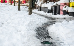 Odśnieżanie chodników w Katowicach. Kto jest za nie odpowiedzialny? (17)