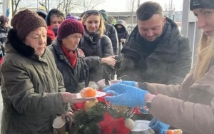 Z Katowic do Lwowa. Bożonarodzeniowy Obiad przyciągnął tłumy  (5)