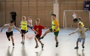 „My też gramy w ręczną” - turniej dzieci w Katowicach (11)