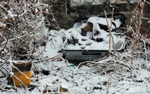 Porzucone odpady w pobliżu torów przy ul. Mikołowskiej 7 (10)