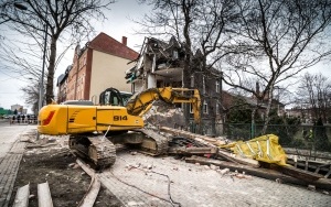 Zawalony budynek na Bednorza 20 w Szopienicach. Dzień po tragedii (10)