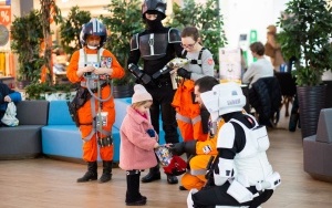 Cosplayerzy Star Wars kwestowali dla WOŚP w Libero Katowice (9)