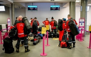 Ratownicy górniczy przyjechali na lotnisko w Pyrzowicach (11)