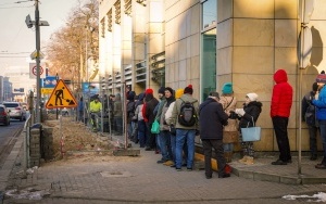 Kolejka przed NBP w Katowicach (12)