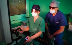 Operacja przy użyciu robota VERSIUS w UCK SUM w Katowicach (10)