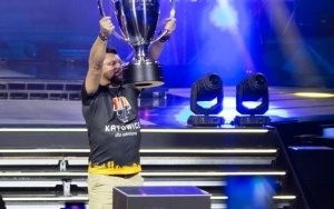 Prezydent Katowic wniósł puchar podczas finału Intel Extreme Masters (2)