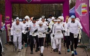 IX Bieg Fundacji Śląskie Anioły. Charytatywny bieg i marsz nordic walking ze skrzydłami  (1)