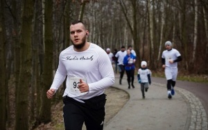 IX Bieg Fundacji Śląskie Anioły. Charytatywny bieg i marsz nordic walking ze skrzydłami  (4)