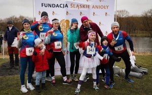 IX Bieg Fundacji Śląskie Anioły. Charytatywny bieg i marsz nordic walking ze skrzydłami  (4)