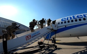 Ćwiczenia kontrterrorystyczne w Katowice Airport (10)