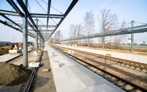 Trwa budowa nowych peronów przy stacji Pyrzowice Lotnisko (1)