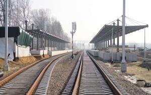 Trwa budowa nowych peronów przy stacji Pyrzowice Lotnisko (4)