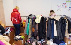 Katowice: Ubrania dla potrzebujących Ukraińców czekają na odbiór (2)