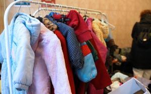 Katowice: Ubrania dla potrzebujących Ukraińców czekają na odbiór (8)