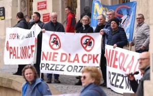 Protest przed Śląskim Urzędem Wojewódzkim w sprawie CPK [Marzec 2023] (4)