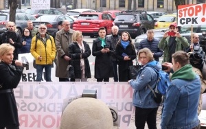 Protest przed Śląskim Urzędem Wojewódzkim w sprawie CPK [Marzec 2023] (6)